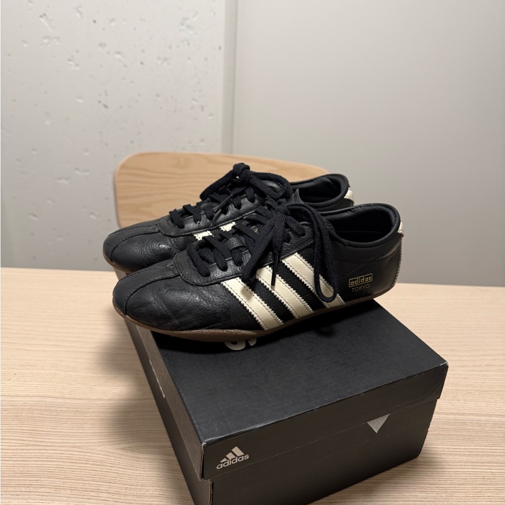 Adidas Tokyo Women’s size 6